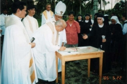 Firman los sacerdotes